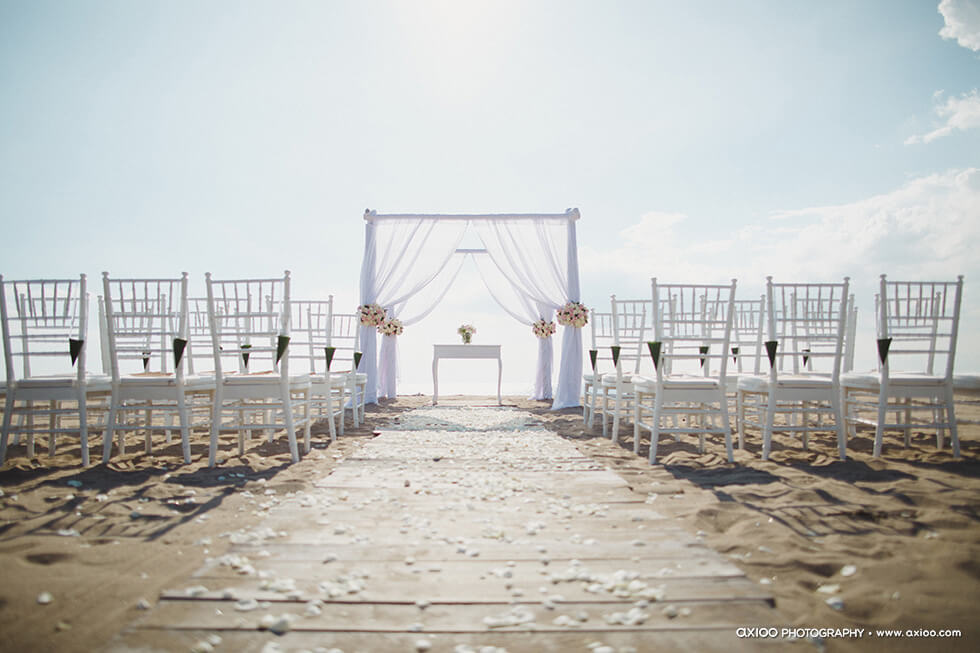 Axioo: Bohemian Beach Paradise